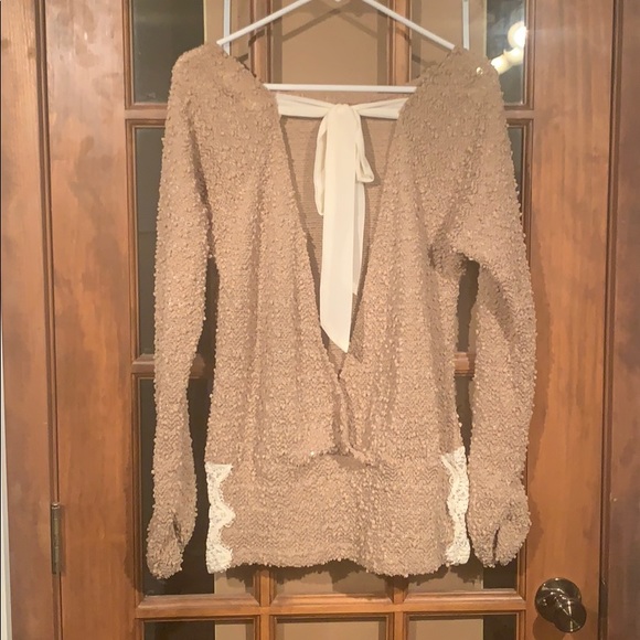 Sweater - Picture 4 of 4